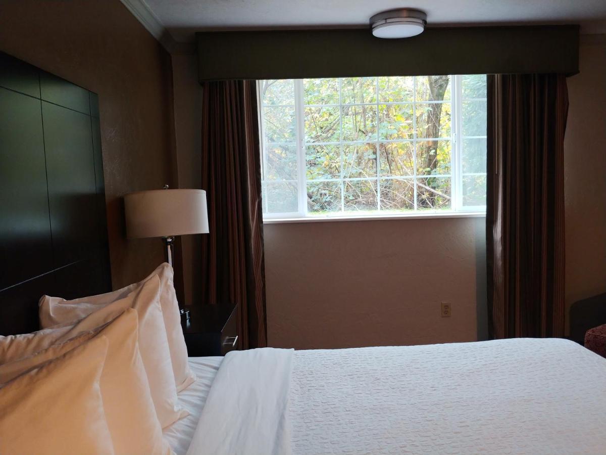 Best Western Plus Parkway Inn Wilsonville Dış mekan fotoğraf