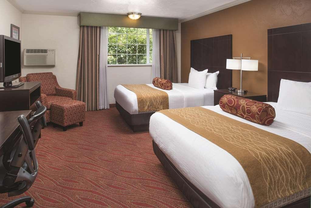 Best Western Plus Parkway Inn Wilsonville Dış mekan fotoğraf