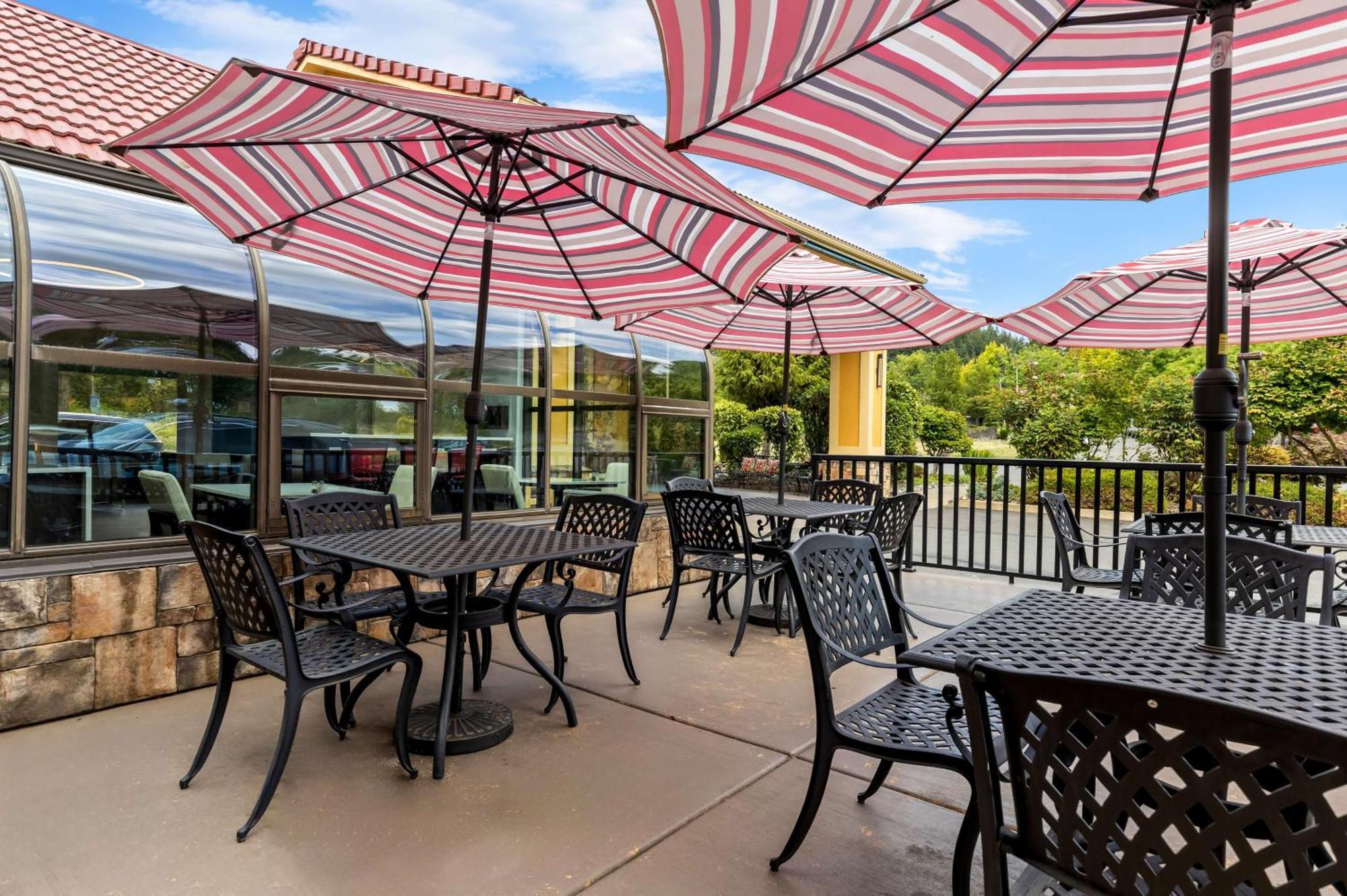 Best Western Plus Parkway Inn Wilsonville Dış mekan fotoğraf