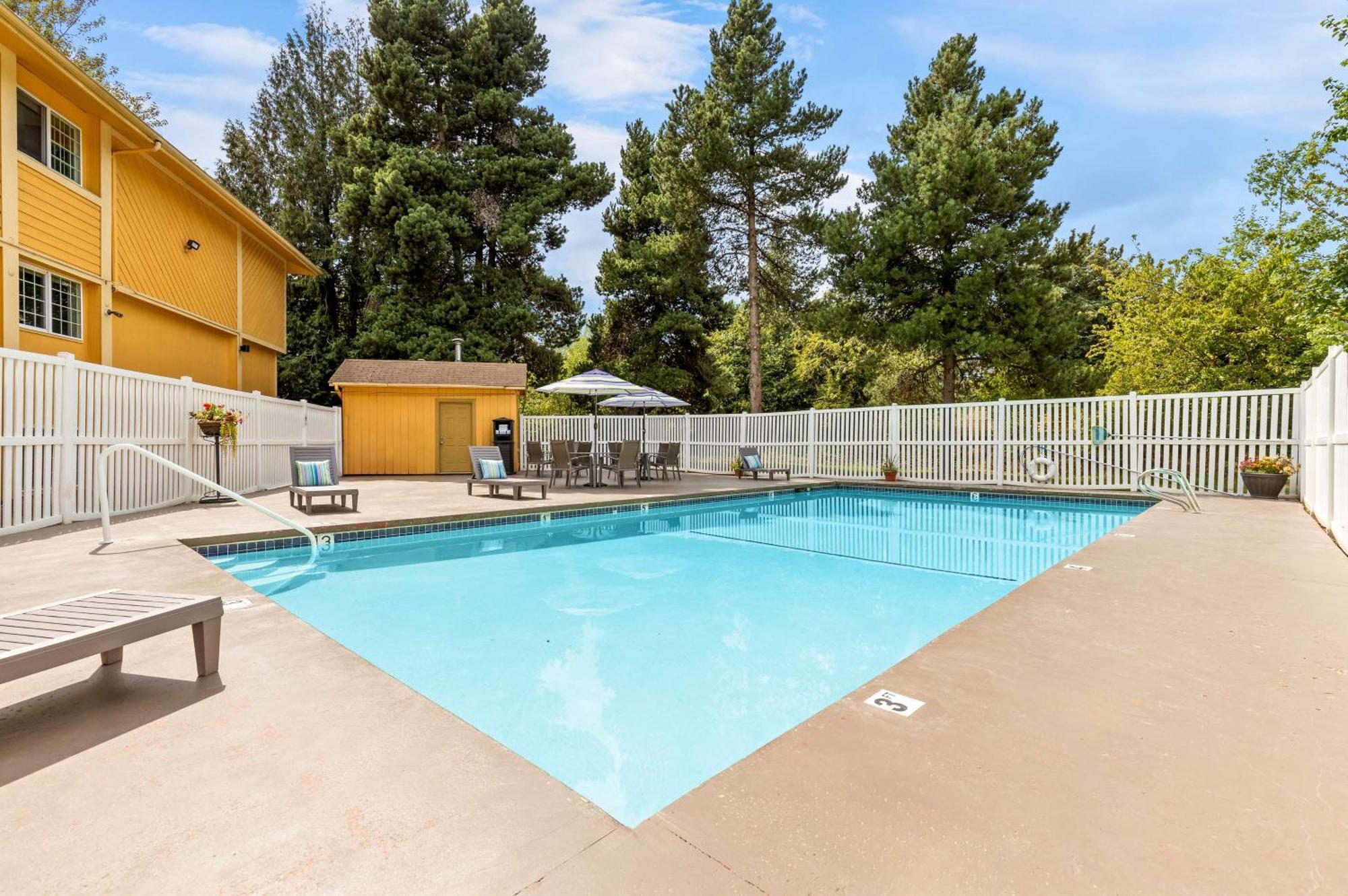 Best Western Plus Parkway Inn Wilsonville Dış mekan fotoğraf